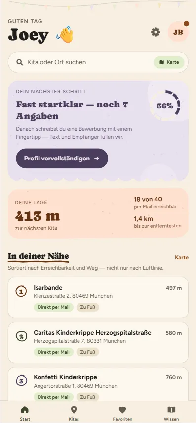 Startbildschirm der Kira-App: Begrüßung, Suchfeld, ein Hinweis zum Profil, die Entfernung zur nächsten Kita und darunter die nächstgelegenen Kitas mit Adresse und Entfernung.